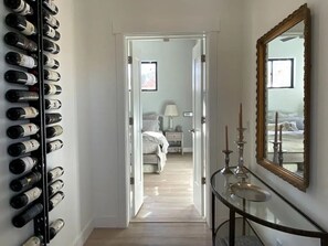 3 quartos, ferros/tábuas de passar roupa, Wi-Fi, roupa de cama