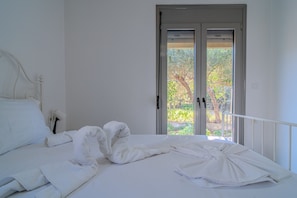 2 chambres, fer et planche à repasser, Wi-Fi, draps fournis