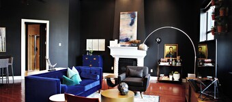Cozy 2BR Exec Penthouse in Downtown Kalamazoo + Parking & Urban Escape