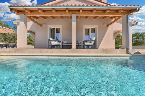 Villa 2405/161716 (Istria - Rakalj), 800m from the beach