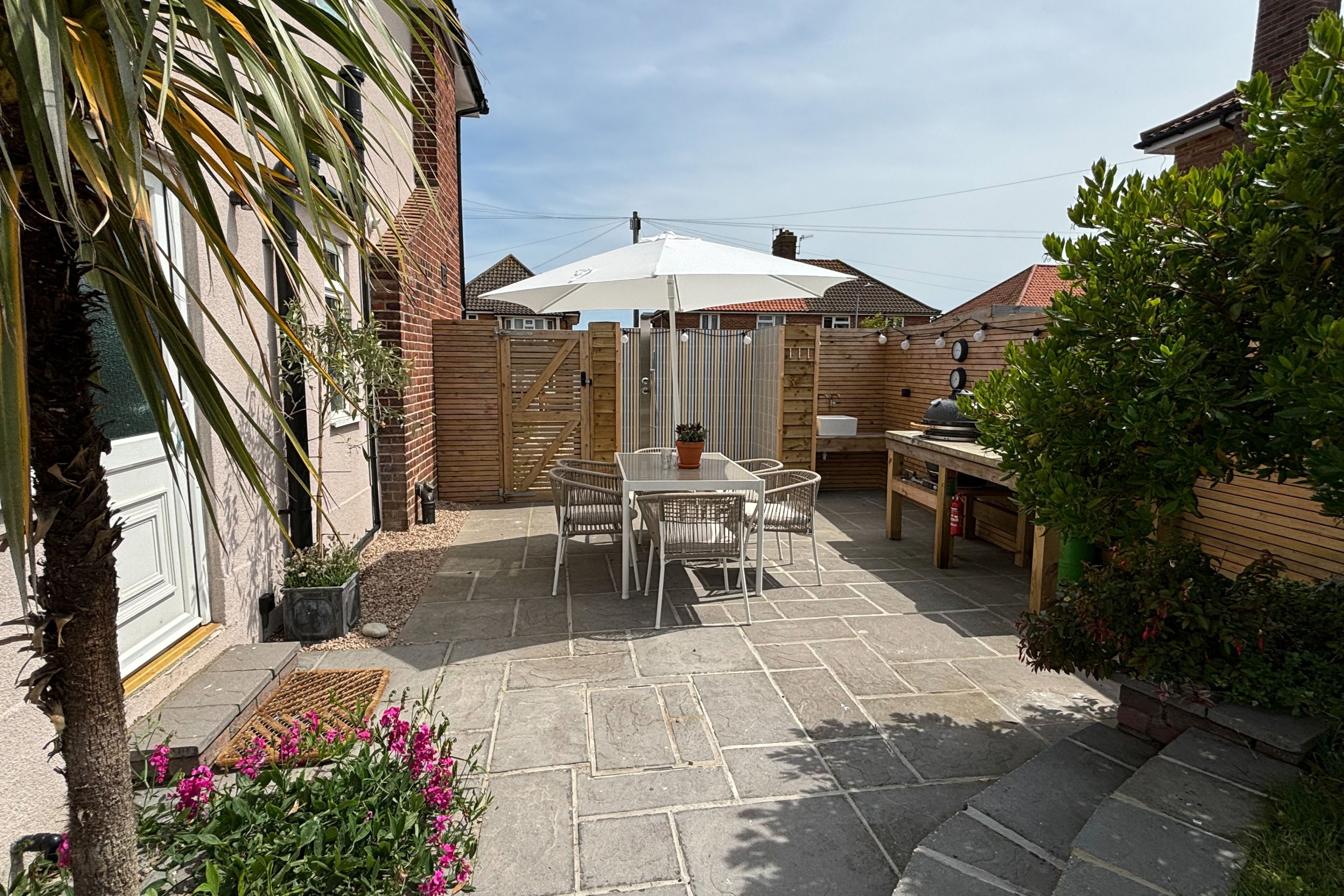 تناول الطعام بالخارج