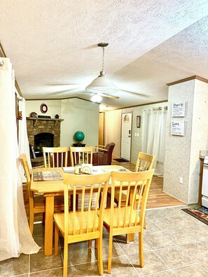 Dining - COZY & COMFORTABLE MOBILE HOME IN DYER BROOK MAINE (Dyer Brook)