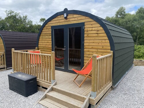 A glamping pod that sleeps 2 guests  in 1 bedroom