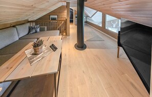 Smart TV, fireplace - Awesome home in Vinje with sauna (Vinje)