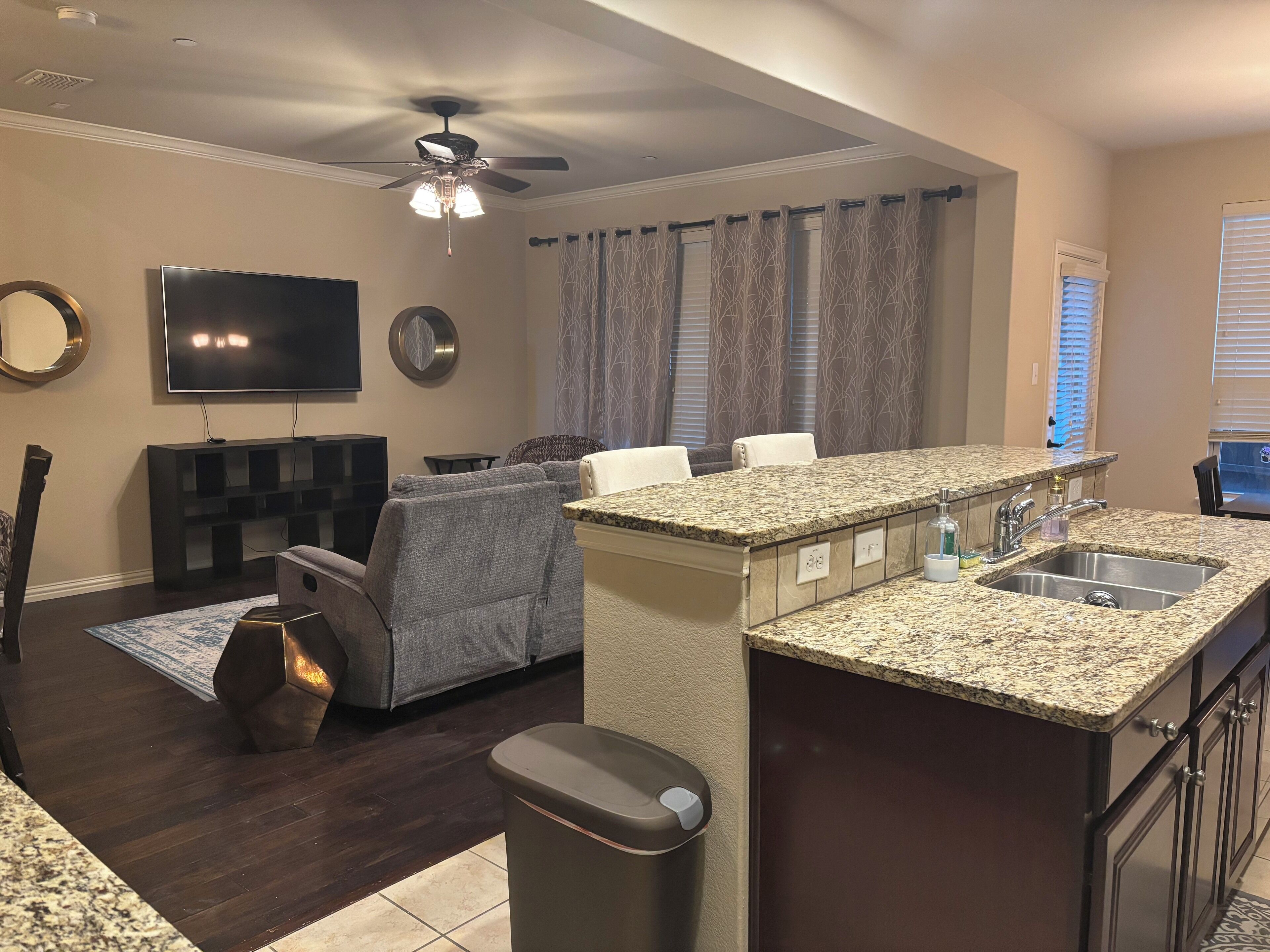 المنشأة من الداخل