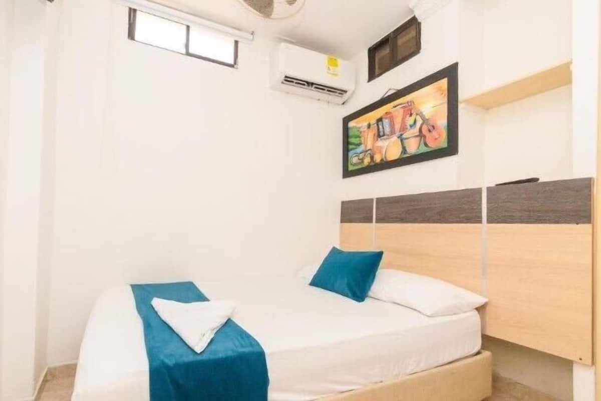 Double Room | Premium bedding, free WiFi, bed sheets