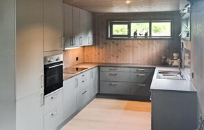 Fridge, dishwasher, coffee/tea maker
