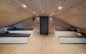 4 bedrooms, travel cot, free WiFi