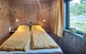 4 bedrooms, travel cot, free WiFi