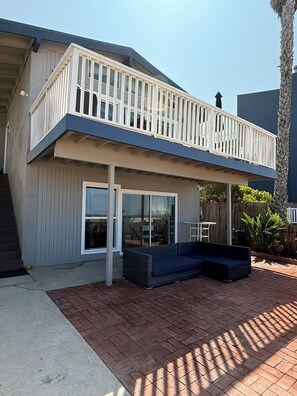 Terrace/patio - Cozy Beachfront Getaway! (Los Angeles)