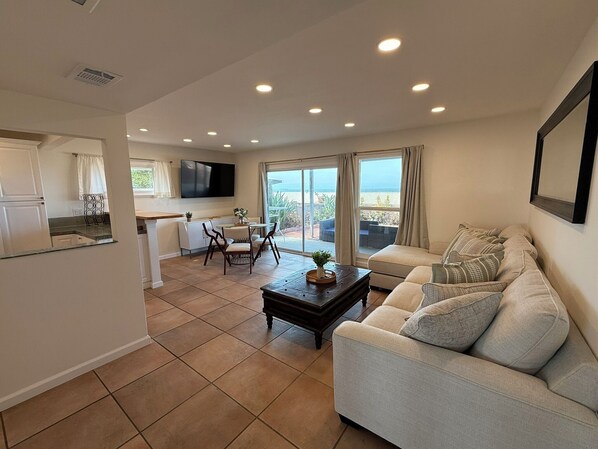 Smart TV - Cozy Beachfront Getaway! (Los Angeles)