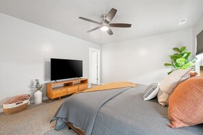 Iron/ironing board, WiFi, bed sheets