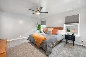 3 室のベッドルーム、アイロン / アイロン台、WiFi、ベッドシーツ