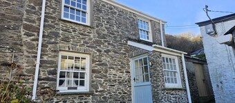 Bay Cottage - a cottage that sleeps 6 guests in 3 bedrooms