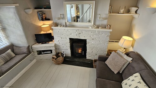 Beach Hill Cottage -  a cottage that sleeps 4 guests  in 2 bedrooms