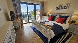 4 Schlafzimmer, Bügeleisen/Bügelbrett, Reisekinderbett, WLAN