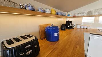Fridge, microwave, oven, dishwasher