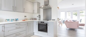 5 Parc Delfryn - sleeps 7 guests in 3 bedrooms