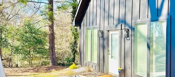 Elegant Scandinavian Compound HOT TUB 12 bedrooms 6 bath pingpong pool sleeps 36