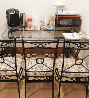 Dining - The Williams Center (New London)