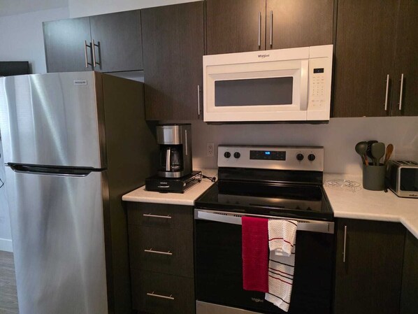 Microwave, oven, stovetop, dishwasher