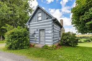 Exterior - Tranquil Cabin with Jacuzzi, Porch Swing, and Mountain Views!  Cabin 3 (Fancy Gap)