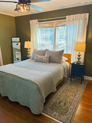 2 chambres, fer et planche à repasser, Wi-Fi gratuit, draps fournis