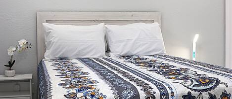 1 dormitorio, tabla de planchar con plancha, wifi gratis y ropa de cama