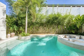 Outdoor pool -  Bōld - Modern Tropical Pool Villas (Pecatu)