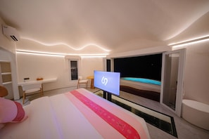 Luxury Ocean Pool Villa | Free WiFi