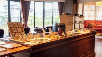 Daily local cuisine breakfast (JPY 3000 per person)