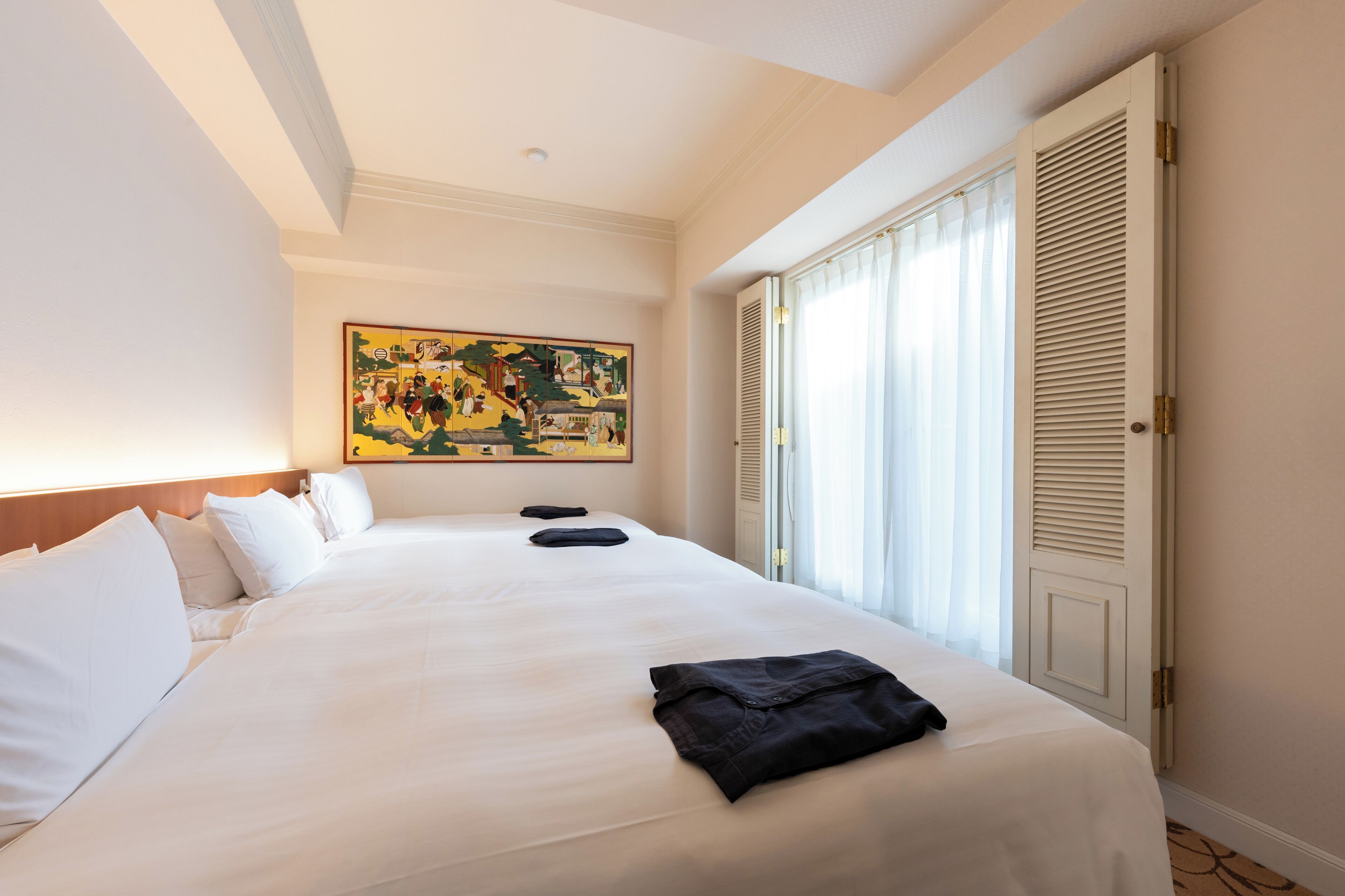 Deluxe Triple Room, Multiple Beds, Corner | Desk, iron/ironing board, free WiFi