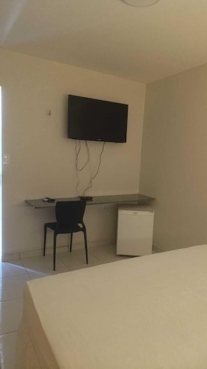 Desk, laptop workspace, free WiFi