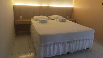 舒适双人房 | 办公桌、笔记本电脑工作区、免费 WiFi