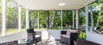 SummerRidge Retreat with 5 bedrooms