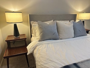Iron/ironing board, free WiFi, bed sheets