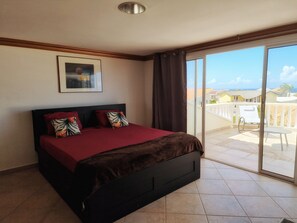 1 غرفة نوم ومكواة/لوح كي وواي فاي مجانًا وملاءات أسرّة