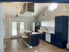 オーブン、コンロ、食器洗い機