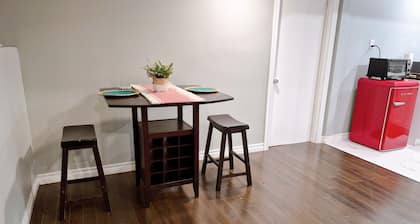 Newly Renovated Basement Travellers Suite