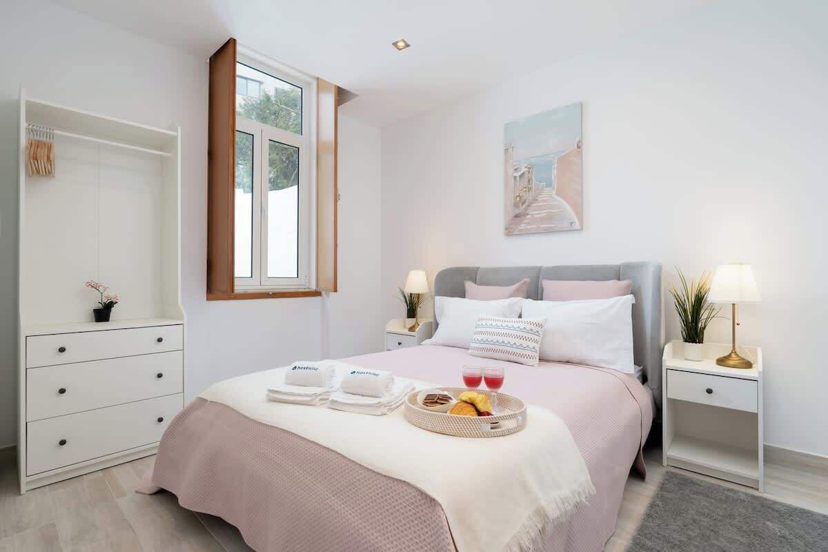 4 quartos, ferros/tábuas de passar roupa, Wi-Fi de cortesia