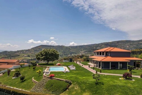 10BR Douro Villa with Pool by HostWise