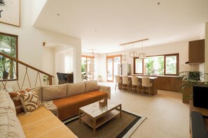 Smart TV - Stylish Uluwatu Villa with Sauna + Ice Bath + Pool + Ocean Views (Bali)