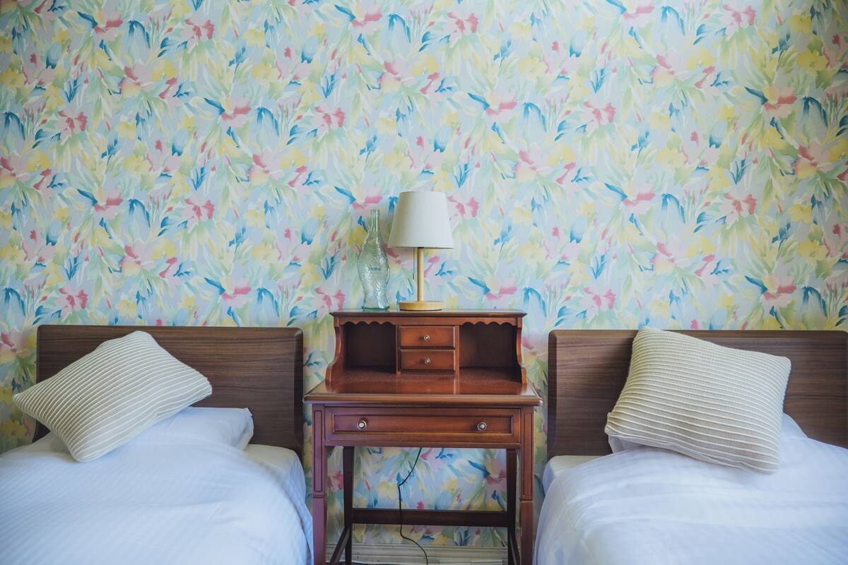 Classic Twin Room, Private Bathroom, Partial Sea View | Desk, free WiFi