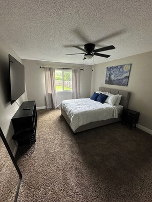 4 bedrooms, iron/ironing board, WiFi, bed sheets