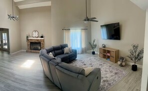 Smart TV, fireplace