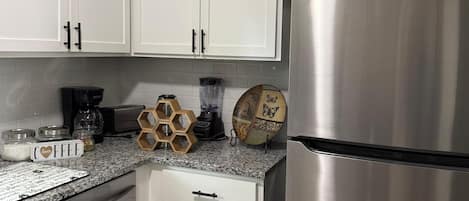 Microondas, horno, placa de cocina, lavavajillas
