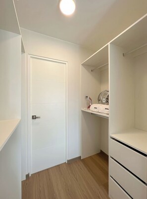 Interior - geko | Syberia _2BR in Miraflores near the Malecon (Miraflores)