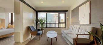 Geko | Classic Loft near the Financial Center
