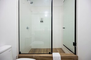 Bathroom - geko | Dumbo _2BR near Kennedy w/balcony (Miraflores)