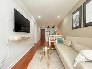 Smart TV - geko |The Bird_ 2BR in Barranco  near the Malecon (Barranco)